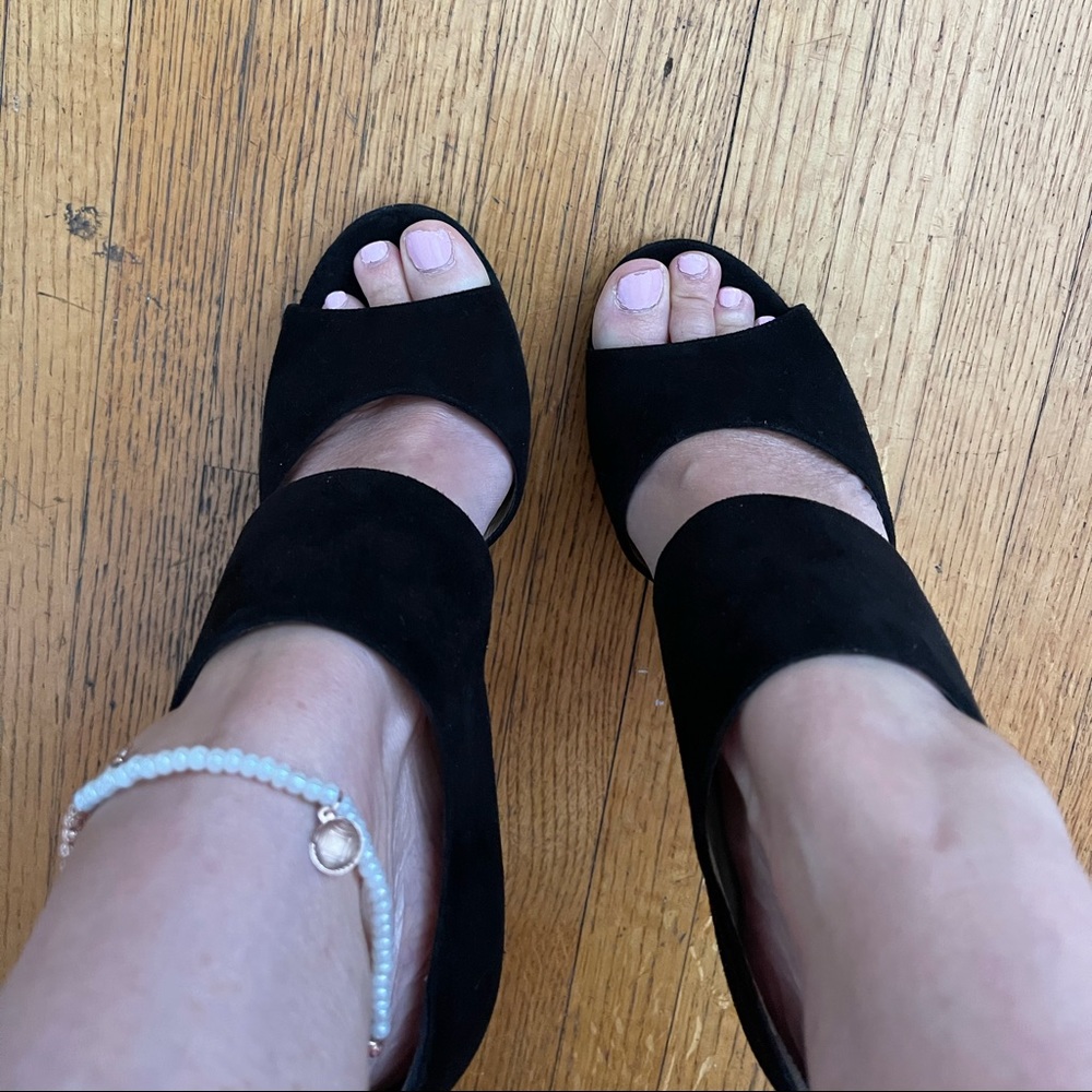 JIMMY CHOO ‘Private’ Suede Leather Sandal 8 - Picture 12 of 13